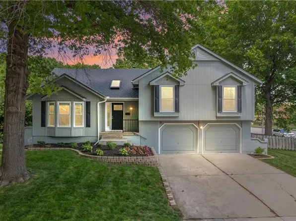 1728 SE 7th Ter, Lees Summit, MO 64063