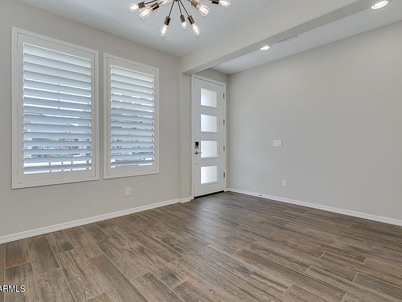 5th image of 2070 E Wisteria Dr