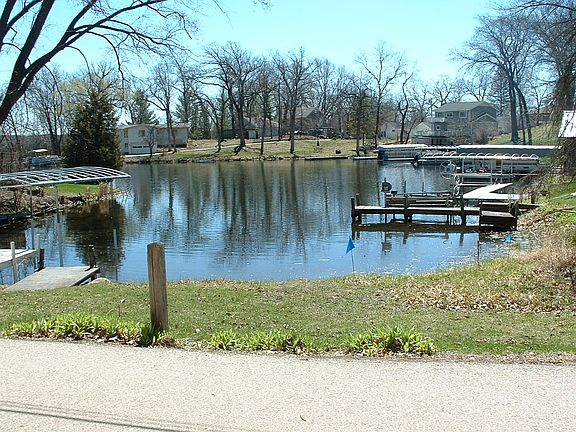 2nd image of N38W32690 Edgewood Ct