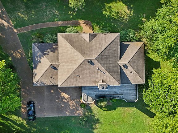 4th image of 1417 Holly Hill Dr