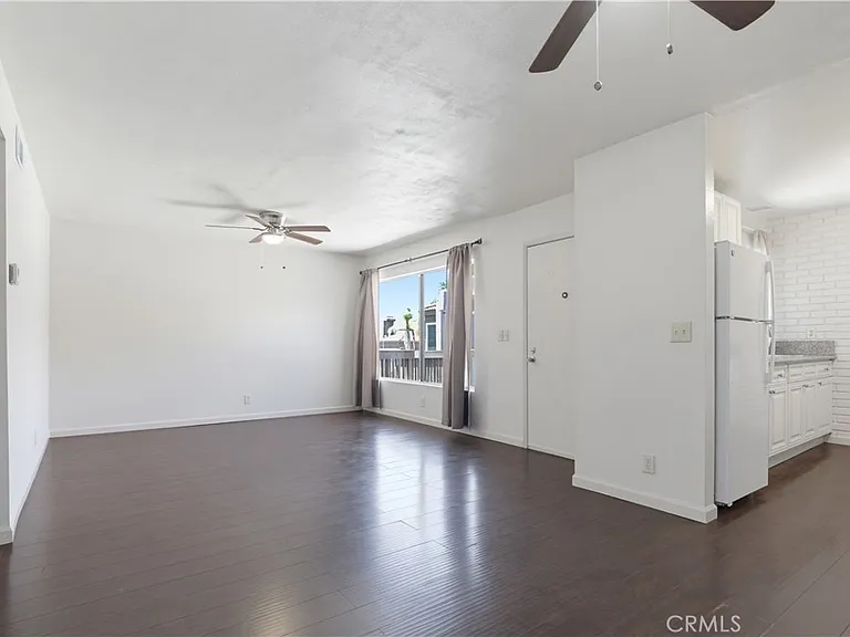 1067 S Citron St — Photo 7