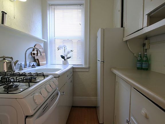 5th image of 1810 Bryant Ave S #12-05