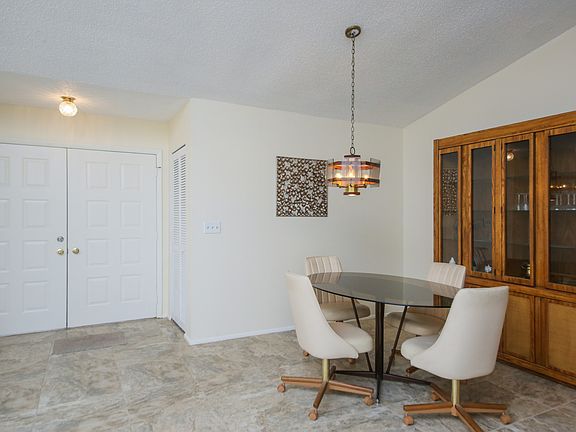 5th image of 106 Hourglass Dr