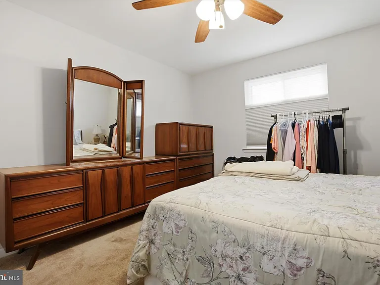 1003 Thornton Ct — Photo 11