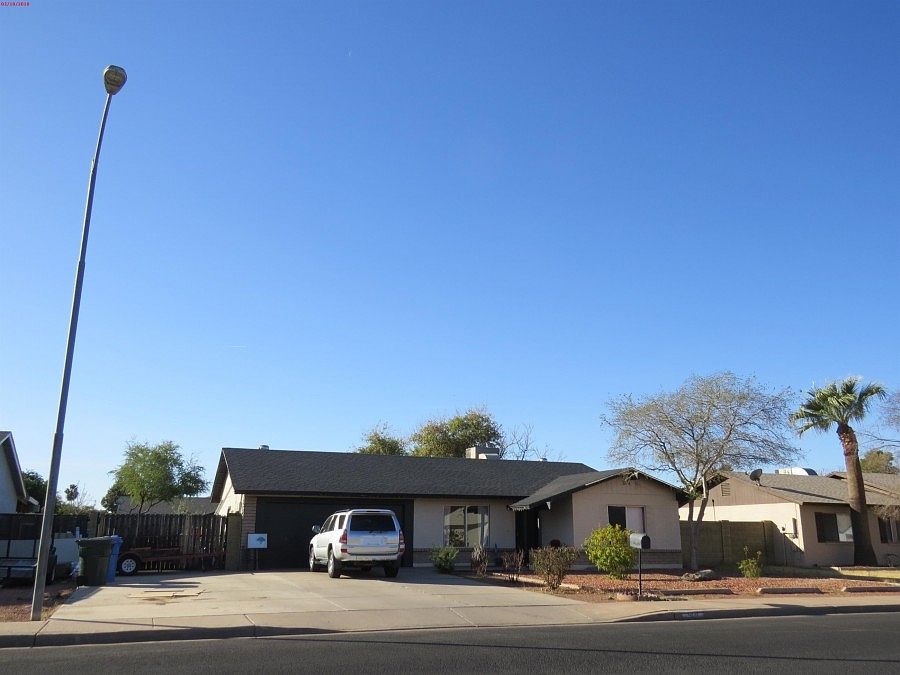2nd image of 901 W Utopia Rd