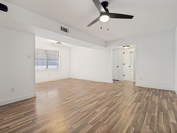4th image of 110 Weaver St