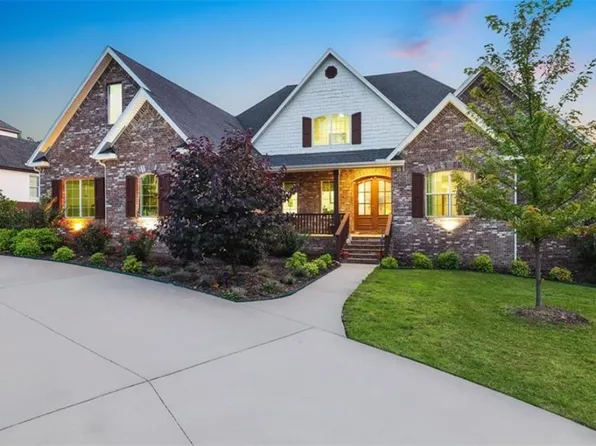 2967 N Chapel View Dr, Fayetteville, AR 72703