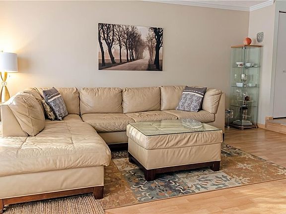 3rd image of 5469 Millwood Ln #44-B