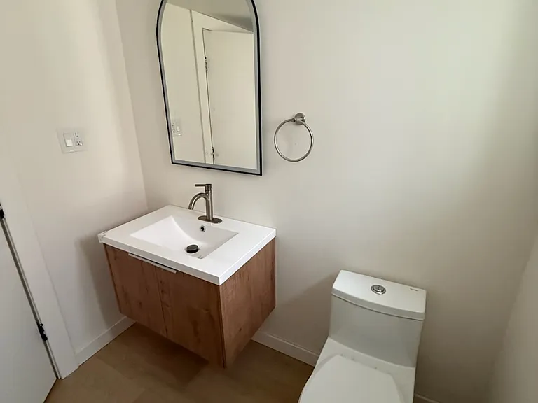 215 SE 30th Pl — Photo 31