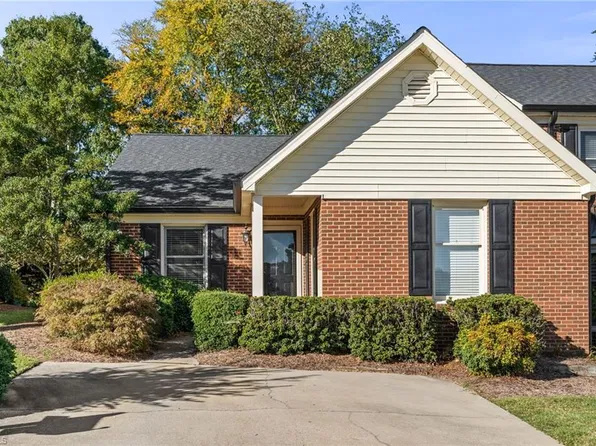 1734 Ternberry Rd, High Point, NC 27262