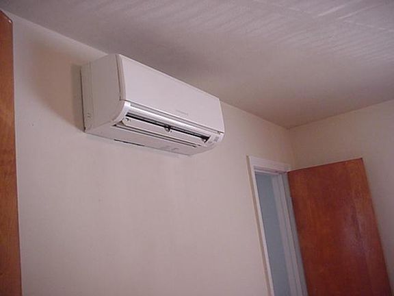 4th image of 3230 W Grace St APT 6