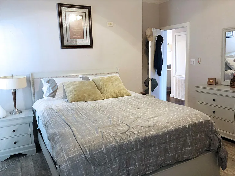 2510 Whitney St #3 — Photo 8
