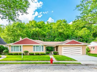 5808 Capri Ln, Morton Grove, IL 60053
