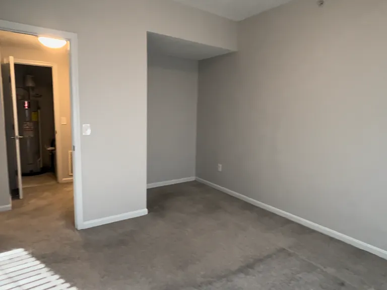 425 Lazelle Rd #303 — Photo 4