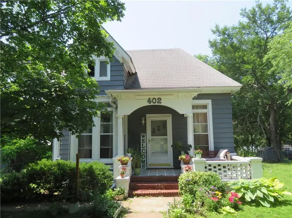 402 N Pearl St, Paola, KS 66071