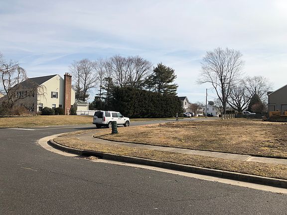4th image of 2164 Gregory Pl