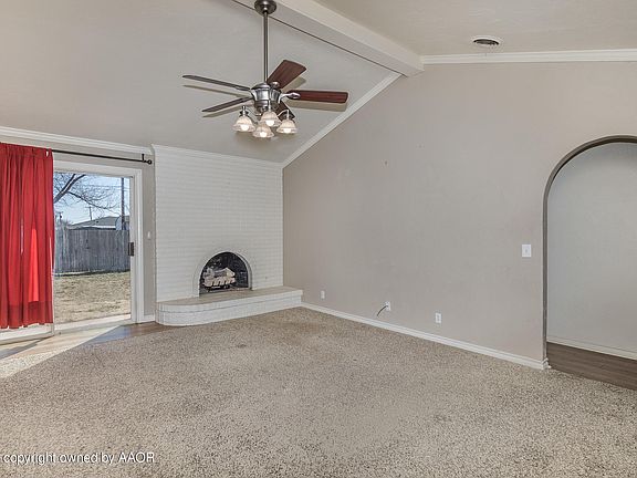 3rd image of 1023 Holly Ln