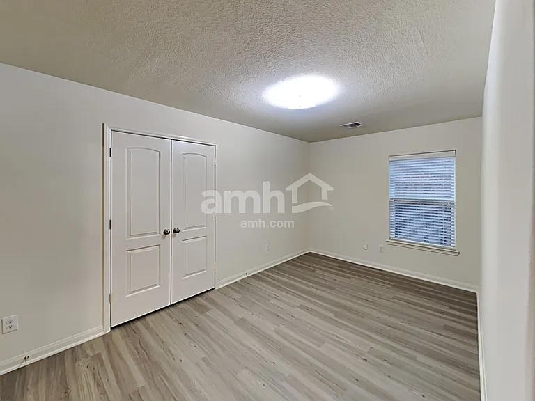 22718 Klingamans Way — Photo 10