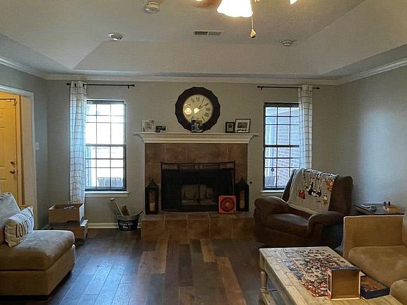 4th image of 600 White Oak Dr