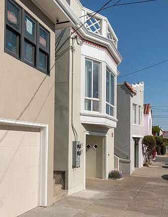 3rd image of 312 Wayland St