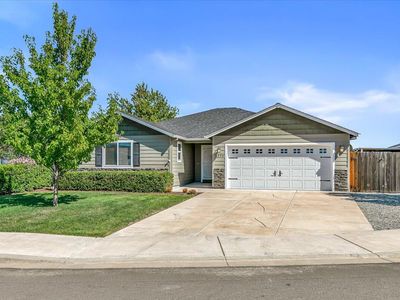 8390 Kyra Ln, White City, OR, 97503