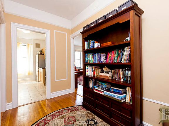 4th image of 277 Washington Ave APT 4E