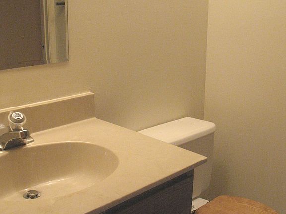 5th image of 550 Courtwood Ln APT 6