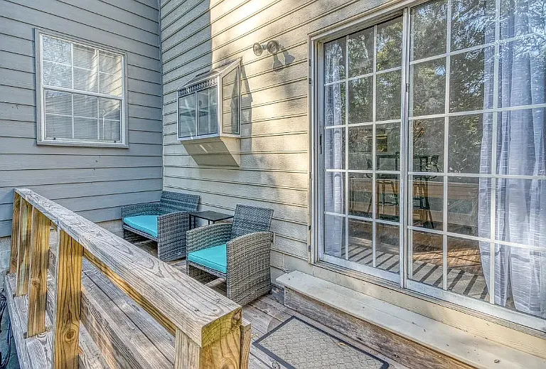 2350 Gregory Dr — Photo 12