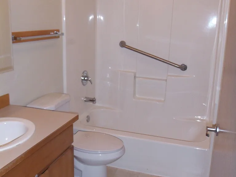 1703 Melody Cir — Photo 13