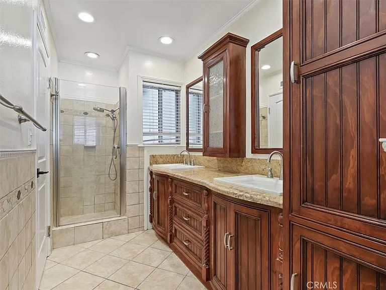 8501 Enfield Ave — Photo 8