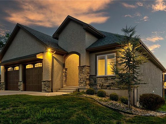 2nd image of 1295 SW Heartwood Dr