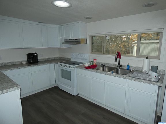 4th image of 1113-1111 Grant St