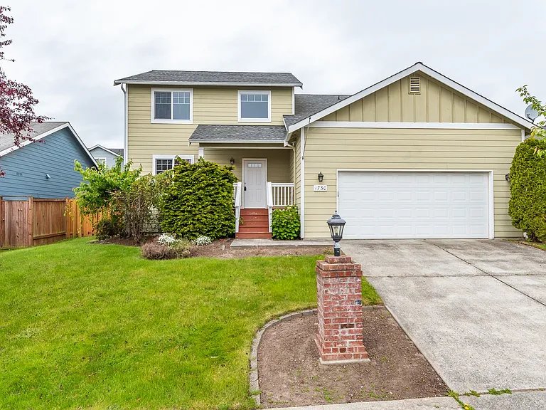 1730 NW Almond Loop — Photo 1