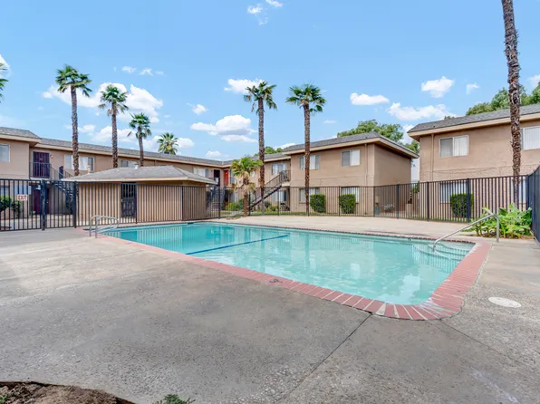 Blackstone Acres, 1919-2040 E Sussex Way #Eb1bea4c9, Fresno, CA 93726