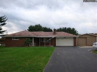 1370 S Hubbard Rd, Lowellville, OH 44436
