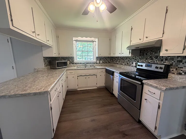 2703 Toronto Ln — Photo 10