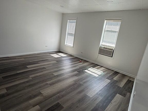 5th image of 3411 Chicago Rd