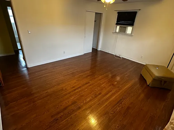 808 Inwood Terrace image 4 of 5