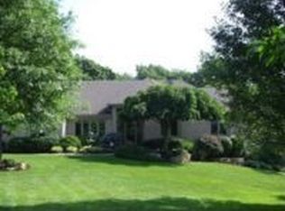 7084 Shawnee Hills Dr, Madeira, OH 45243