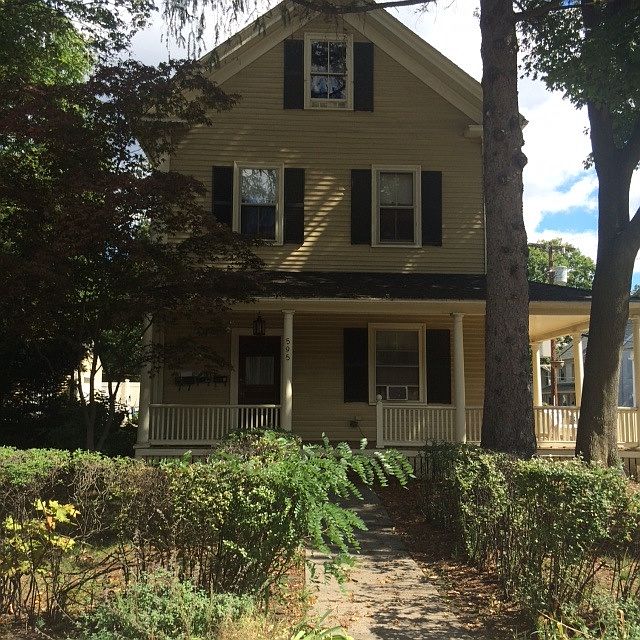 2nd image of 595 Main St #2nd