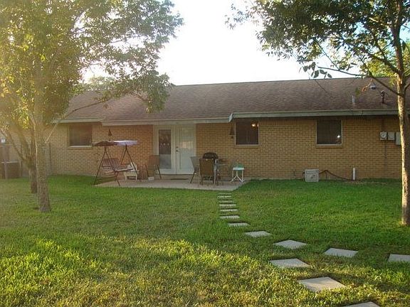 4th image of 2108 Vail Dr