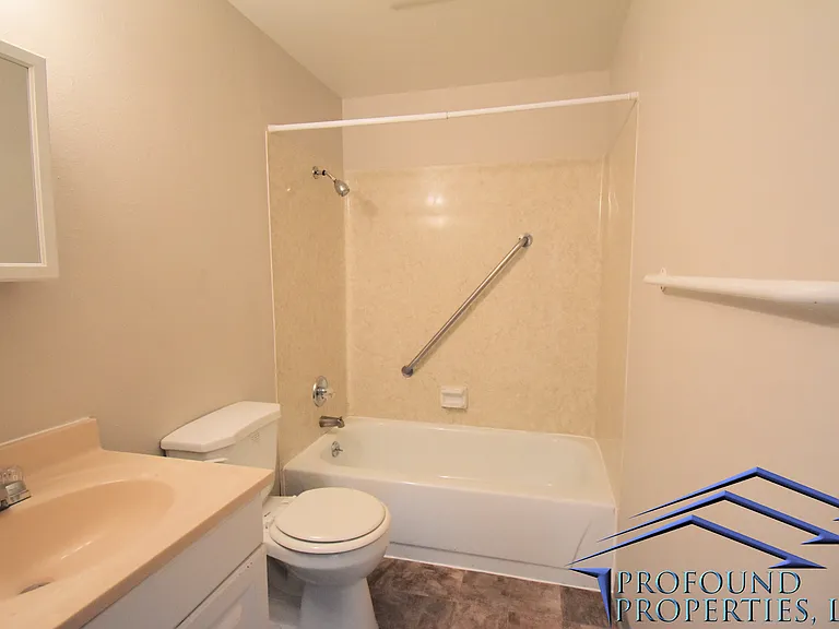 Bendemeer Court Apartments — Photo 15