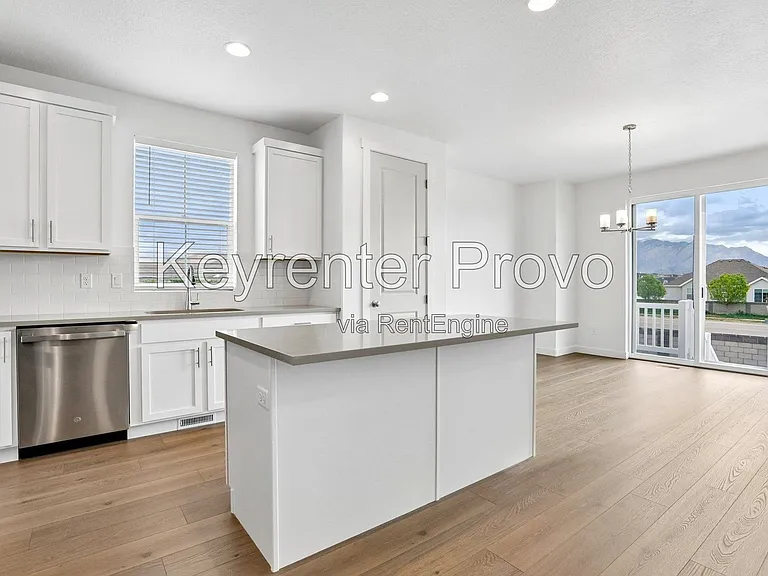2568 N 3670 W — Photo 11