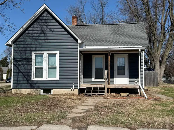 902 E Pierce St, Macomb, IL 61455