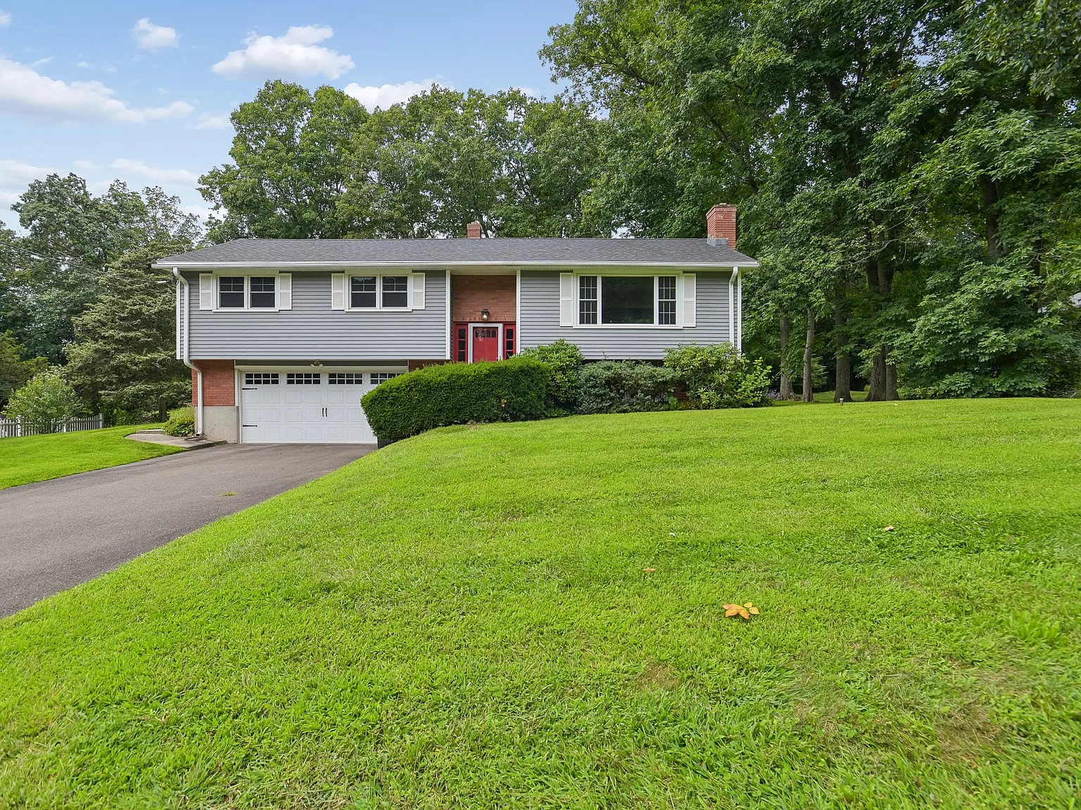 3 bed, 1.5 bath, 1288 sqft, $3,100 — Photo 1