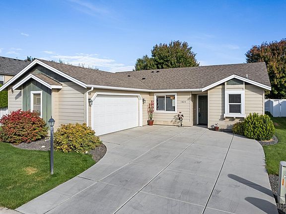 3rd image of 1428 Larkspur Dr