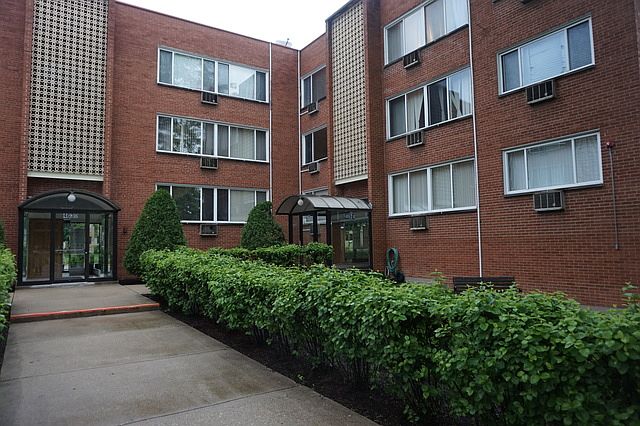 1st image of 4624 Washington St APT 1N