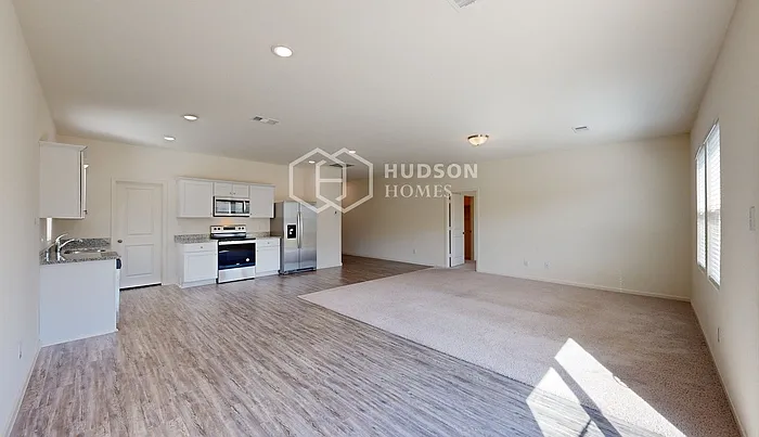 744 Devonshire Dr — Photo 5