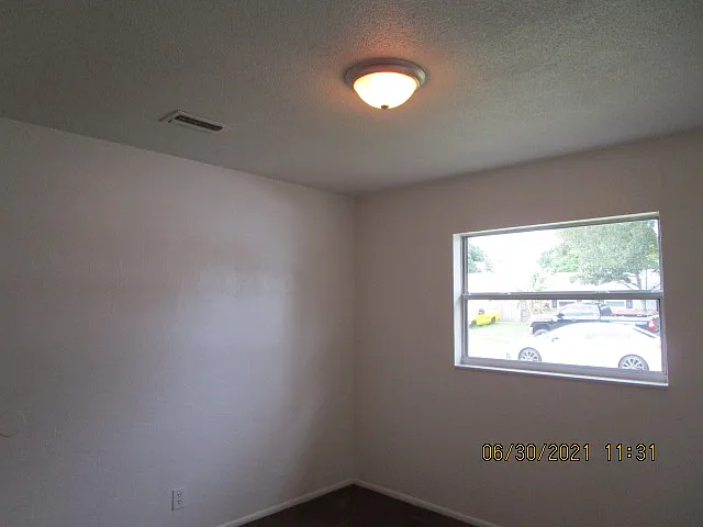 1953 Nelson Ave — Photo 5