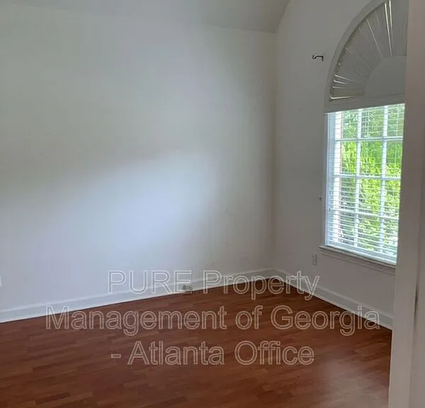 909 Michael Lee Way — Photo 5
